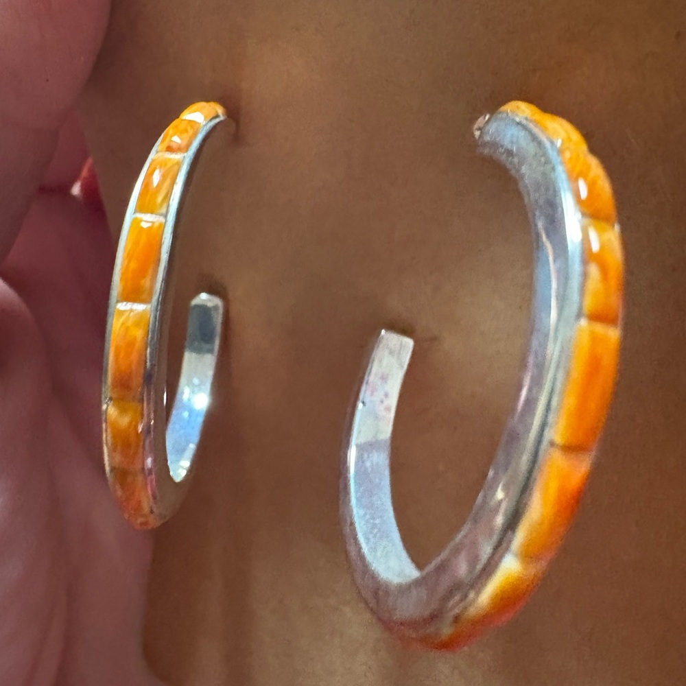 Spiny oyster sterling hoops